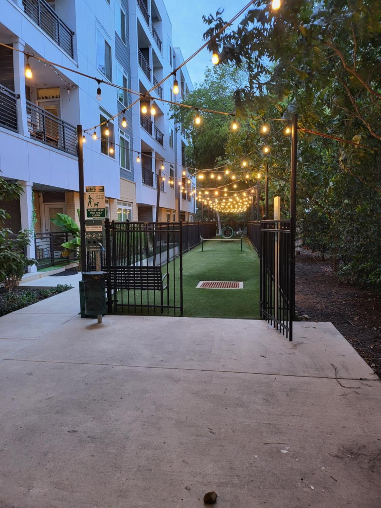 Beautiful Condo On Riverwalk W King Ste Free Parking Pet Friendly Centrally Located On The Riverwalk San Antonio Exterior photo
